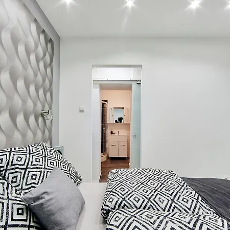 Garibaldi Apartment